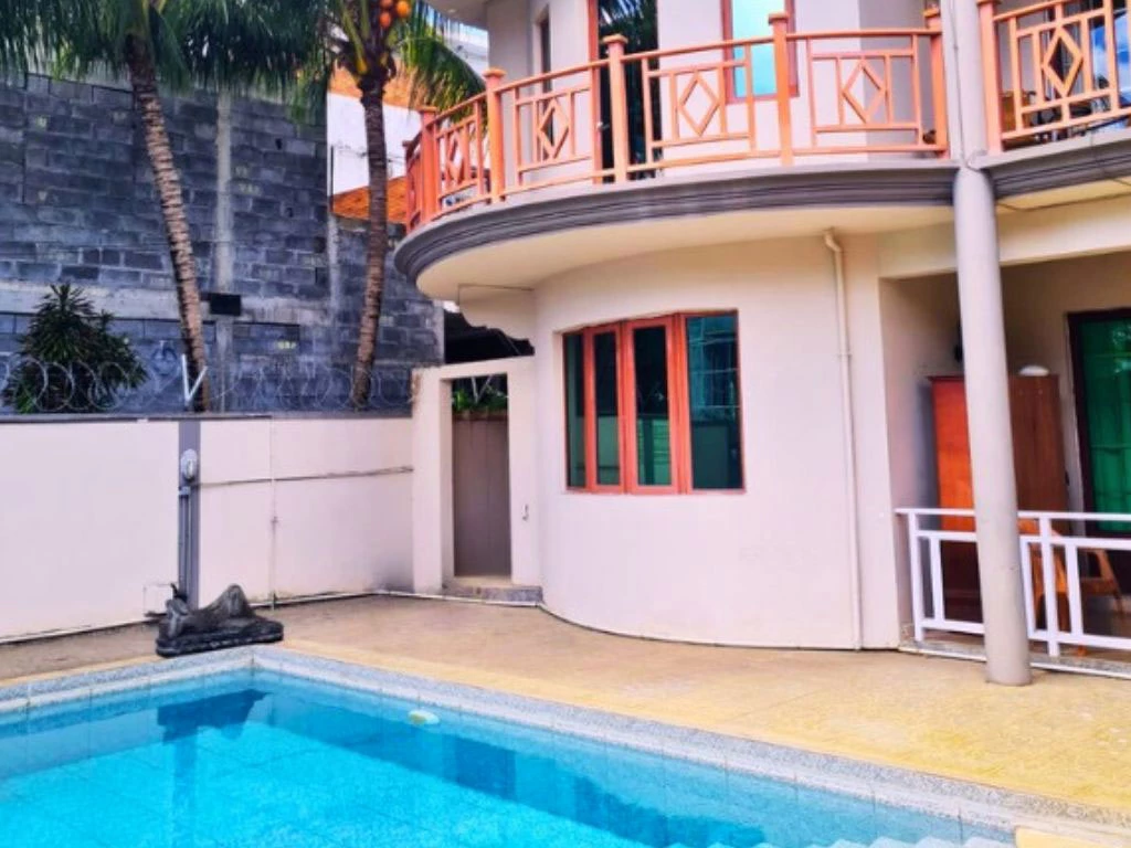 001024-pool.webp