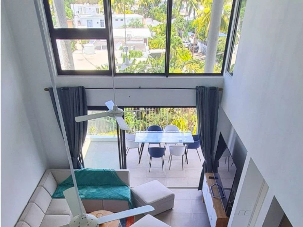 001026-viewupstairs.webp