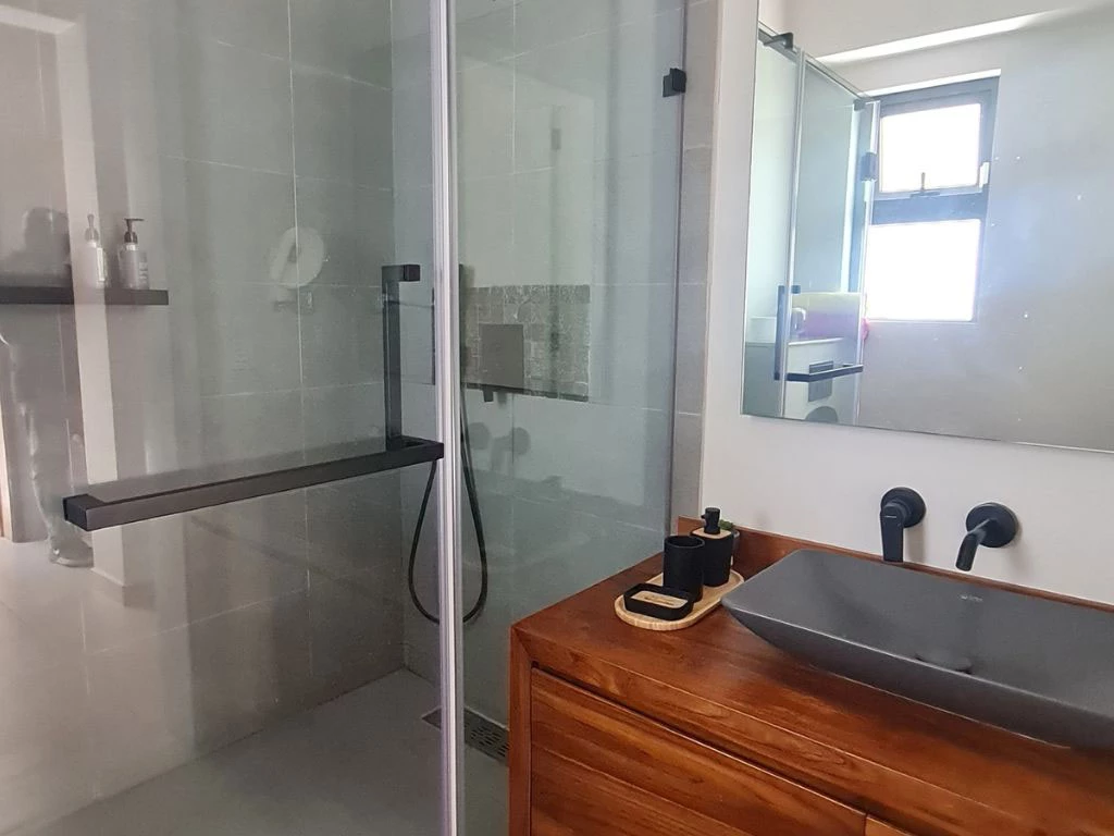 001015-bathroom.webp