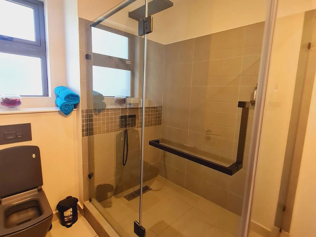 001015-2bathroom.webp