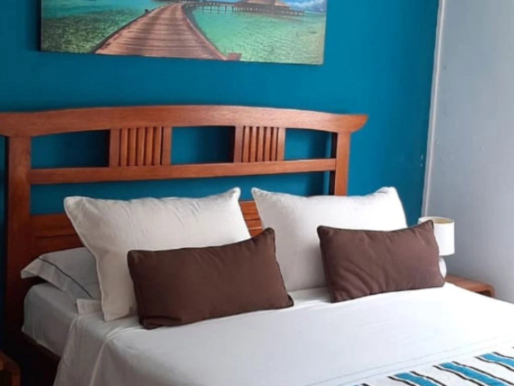 001028-bedroom.webp