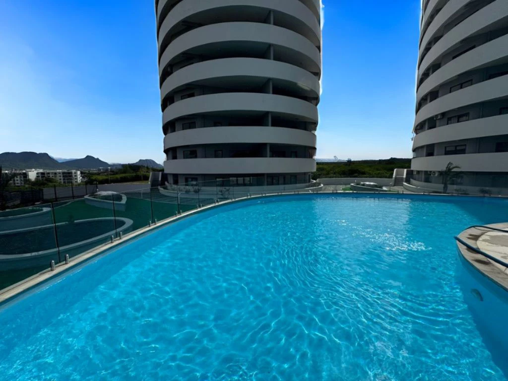 001036-pool.webp