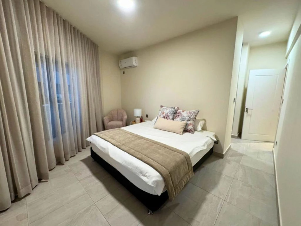 001036-bedroom.webp