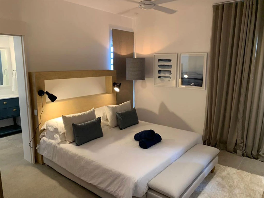 001074-bedroom.webp