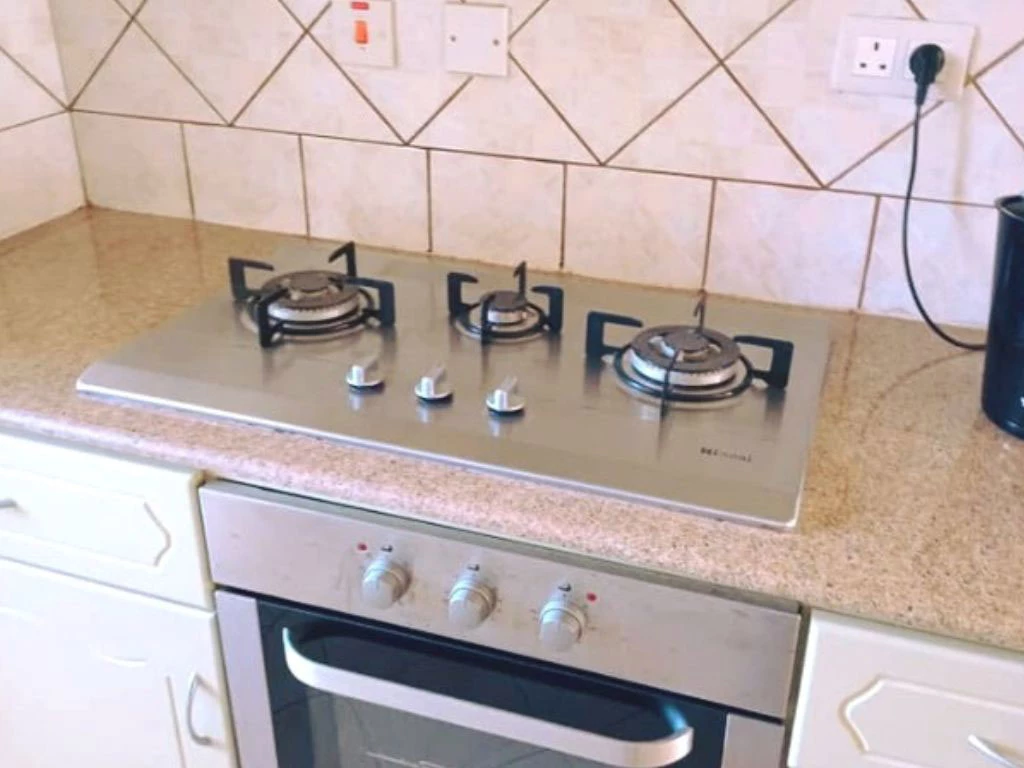 001048-kitchen3.webp