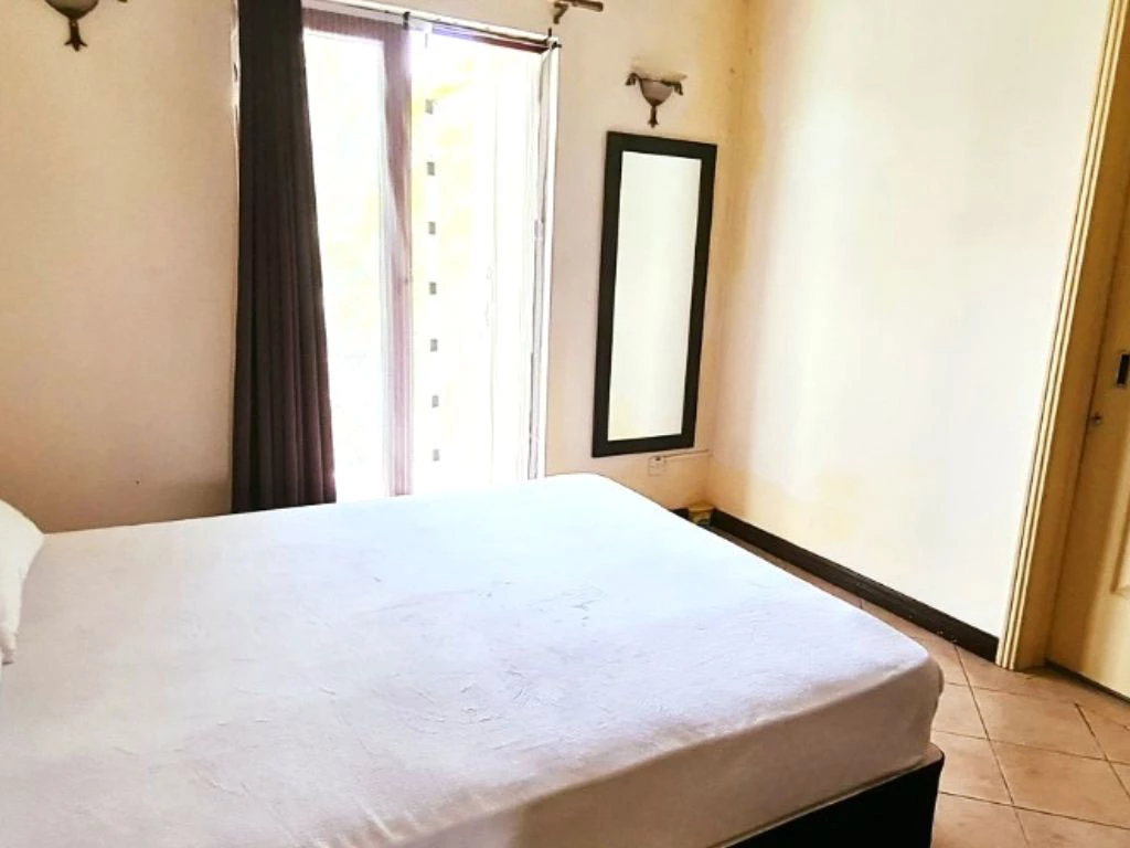 001048-bedroom2.webp