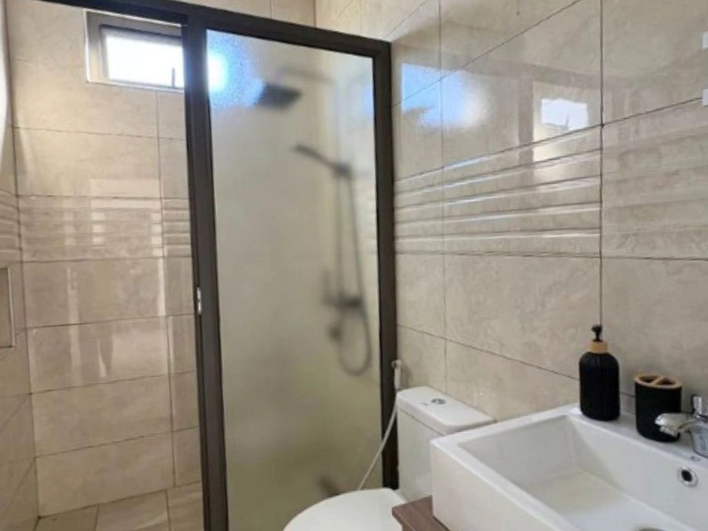 001066-bathroom.webp