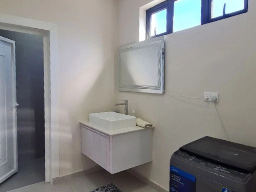 001067-2bathroom.webp