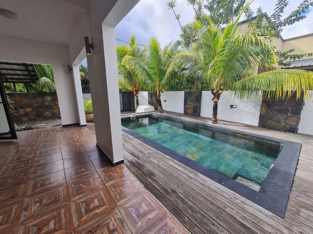 001075-pool.webp