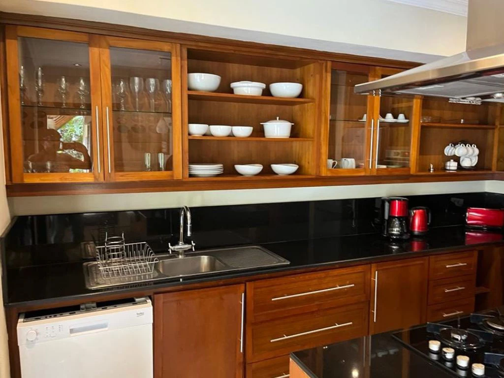 001001-kitchen.webp