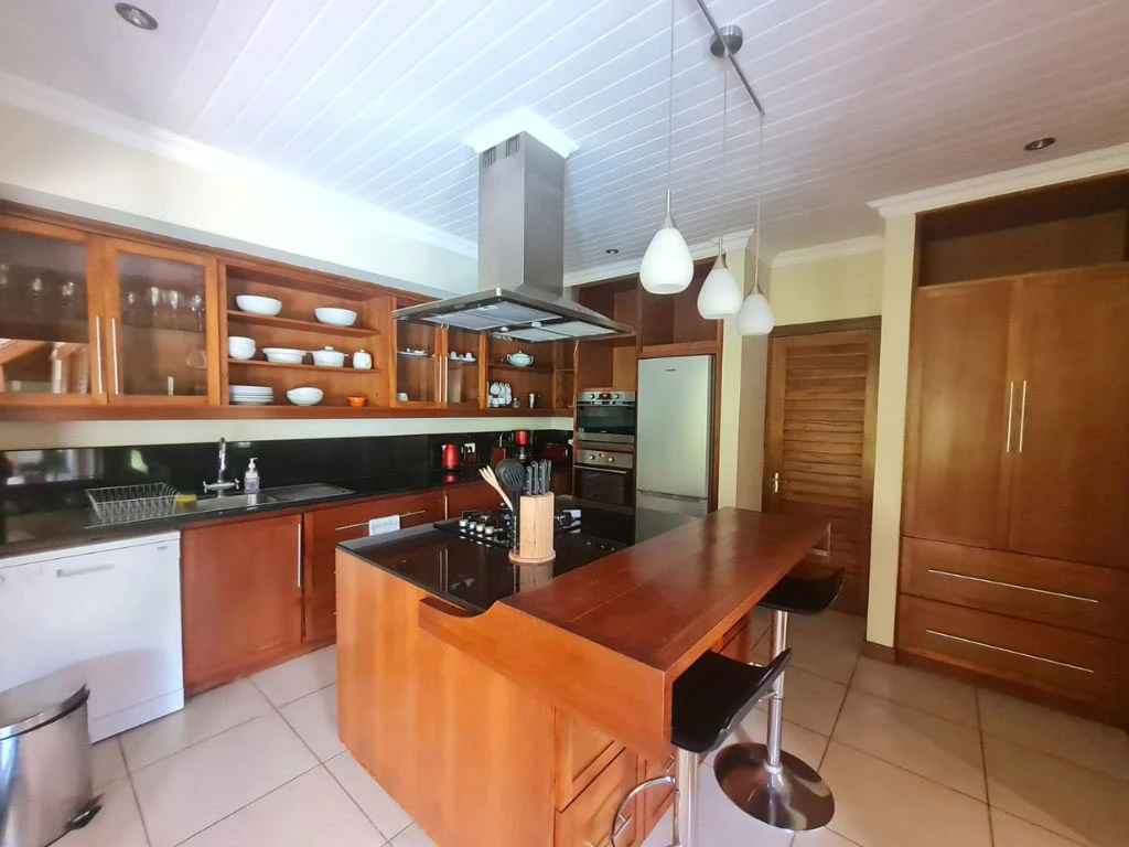 001001-kitchen1.webp
