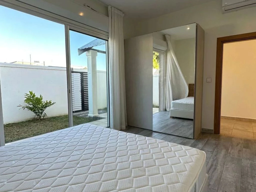 010004-bedroom.webp