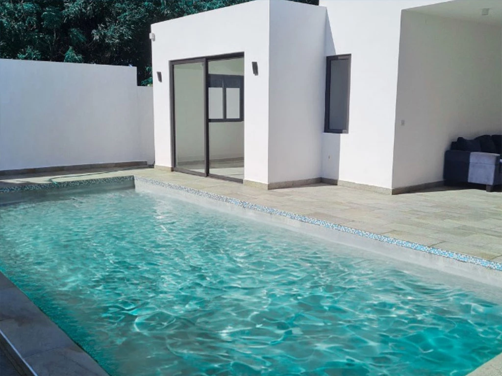 001047-pool.webp