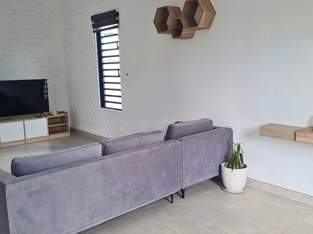 001049-livingroom.webp