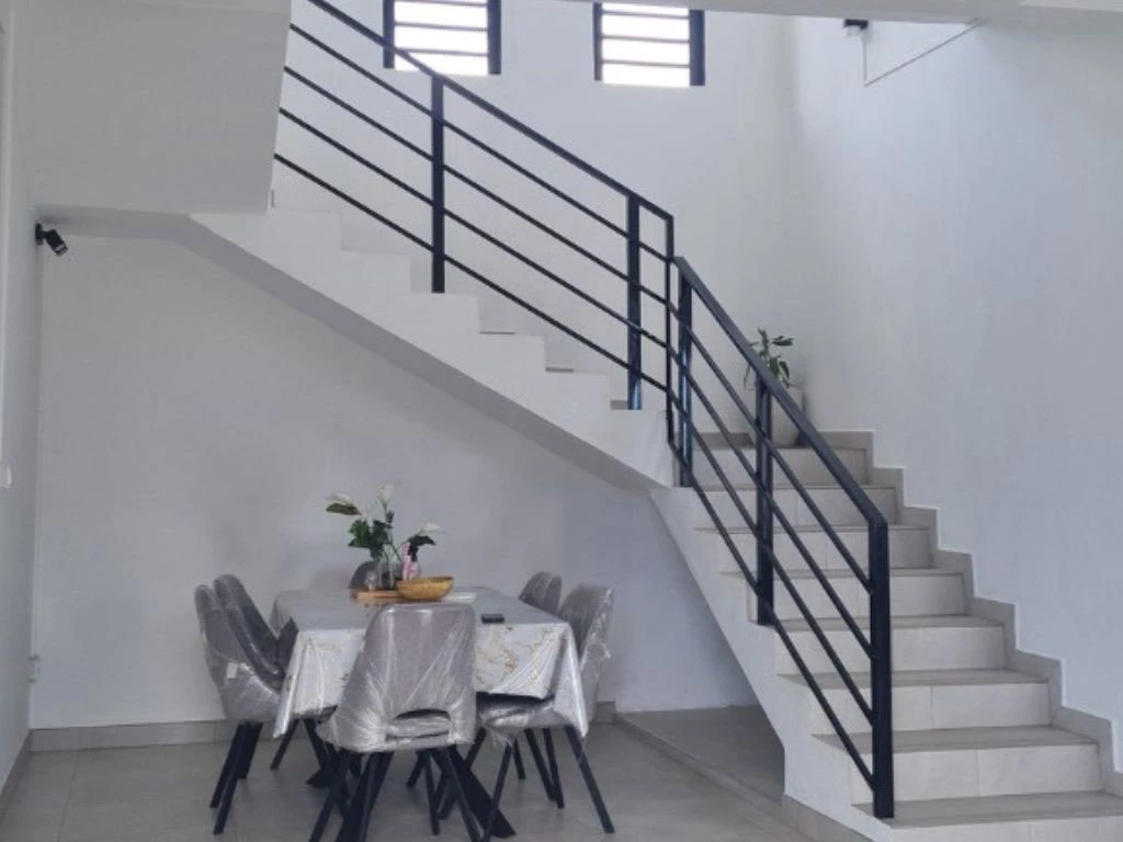 001049-stairs.webp