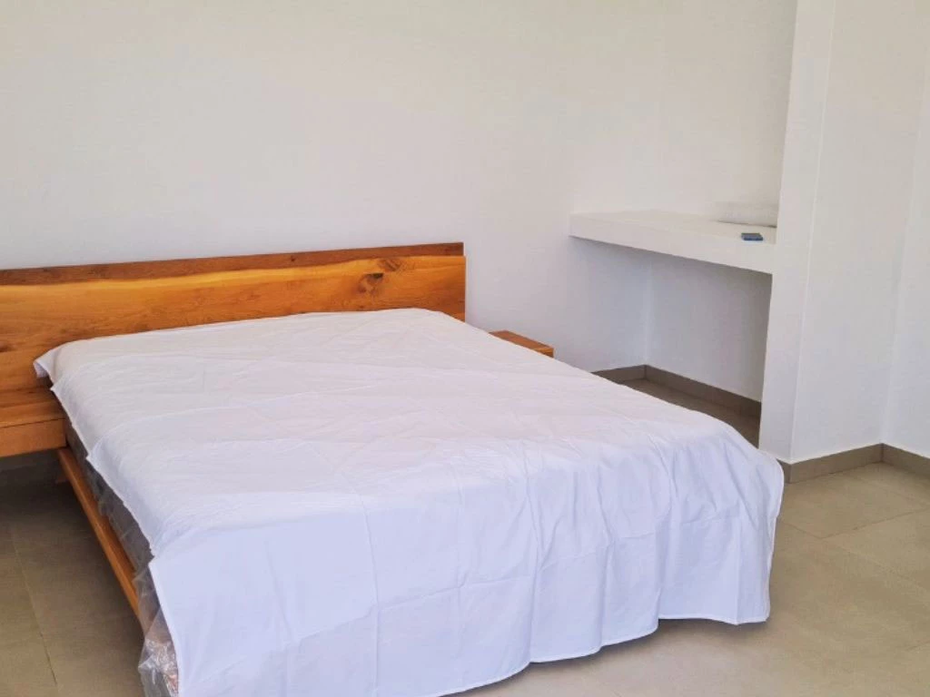 001050-bedroom.webp