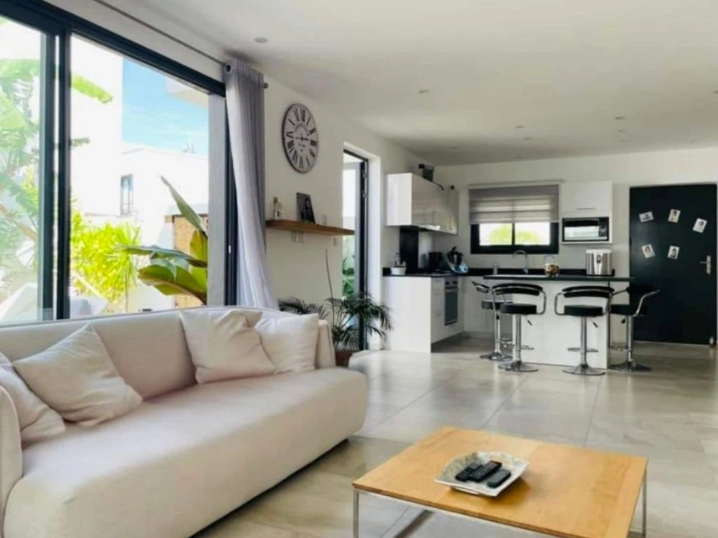 001057-livingroom.webp