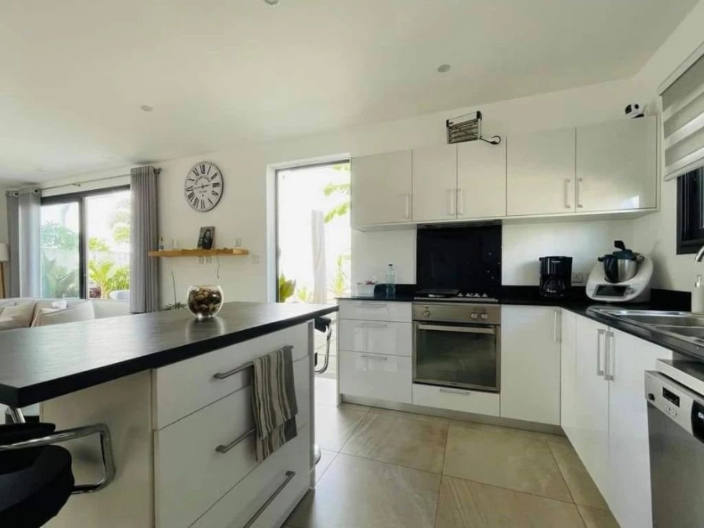 001057-kitchen2.webp