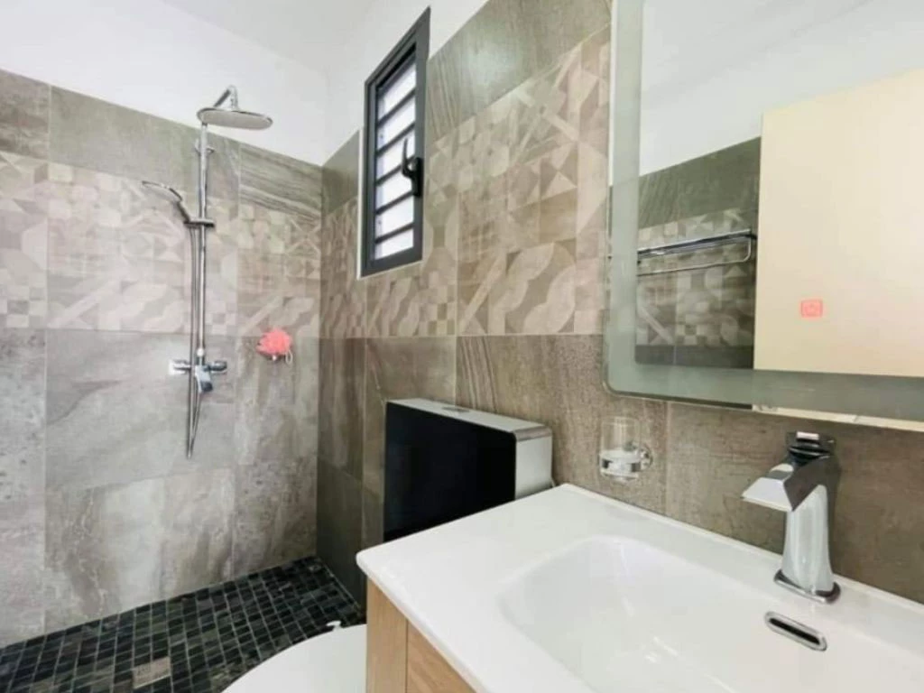001057-bathroom.webp