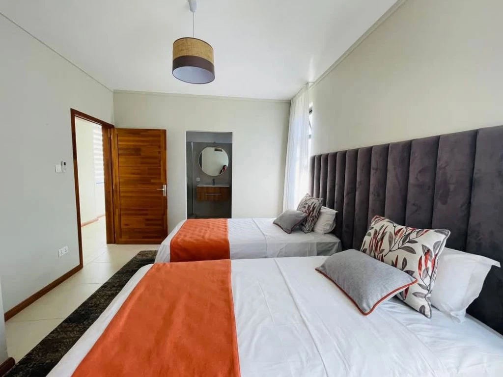 001068-4bedroom.webp
