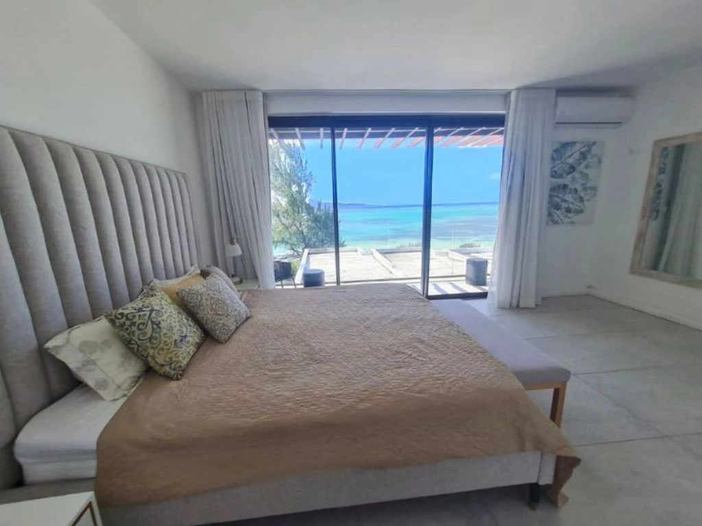0101011-bedroom2.webp