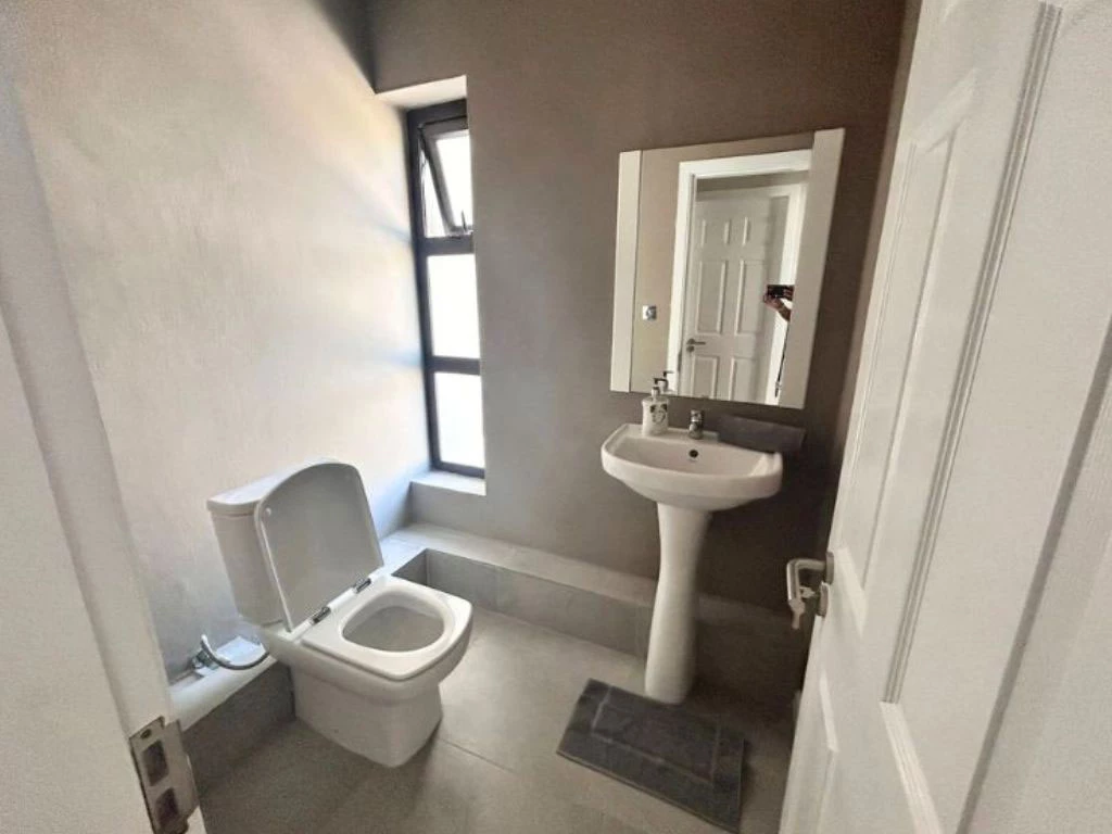 0101011-toilet.webp