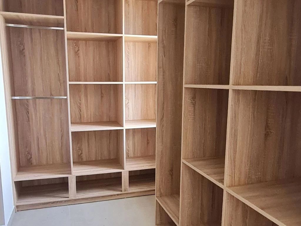 001010-dressingroom.webp