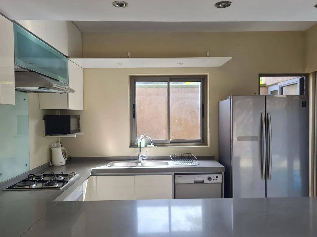 001005-kitchen.webp