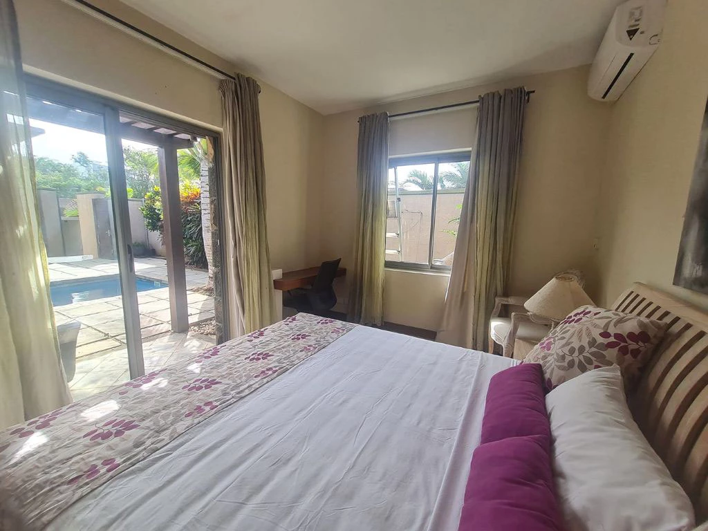001005-masterbedroom2.webp