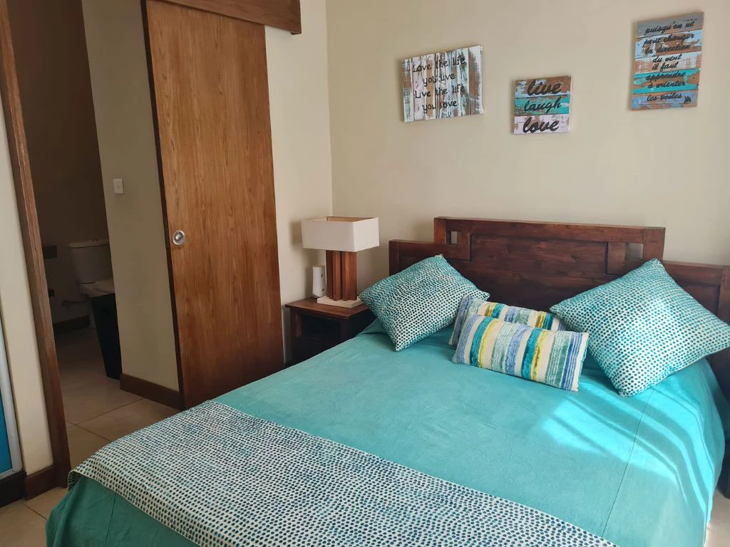 001005-bedroom.webp