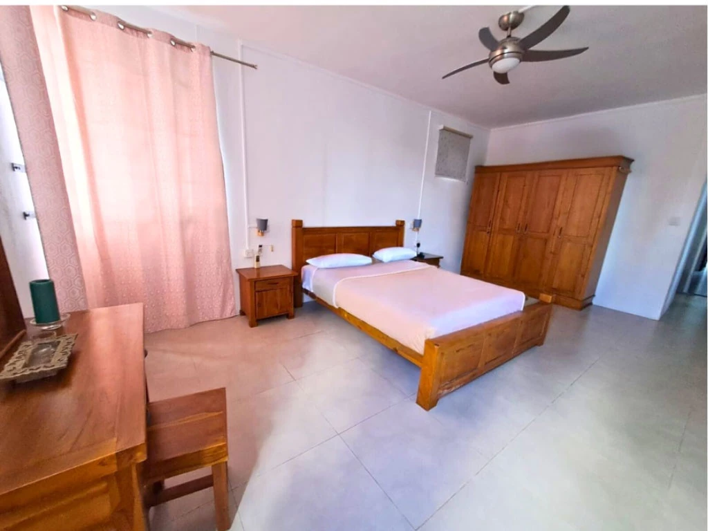 001017-bedroom2.webp
