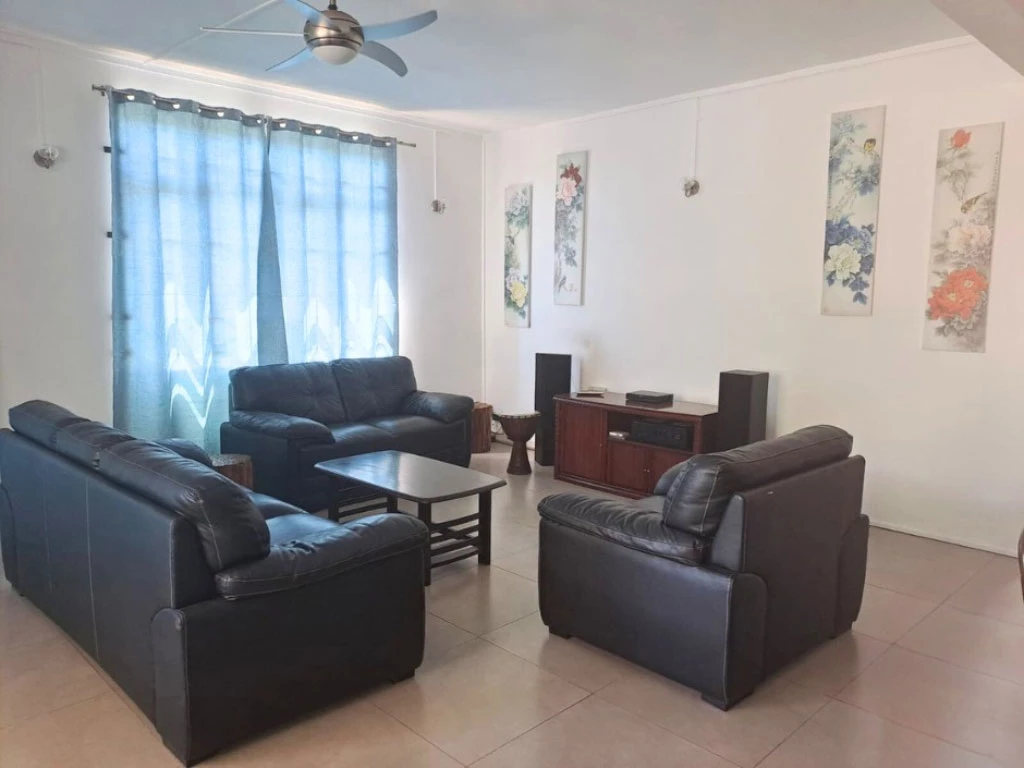 001017-livingroom.webp