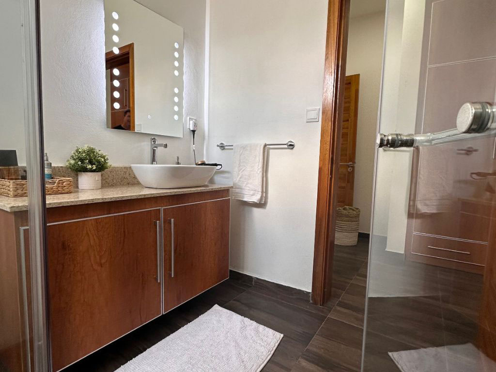 001030-bathroom.jpeg