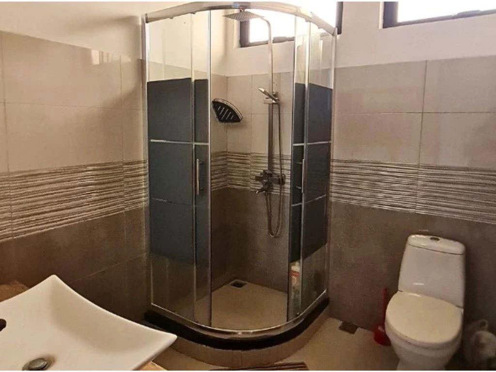 001051-bathroom.webp