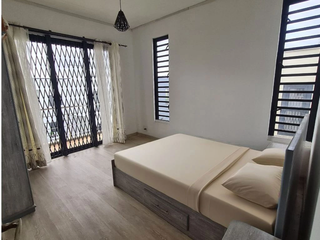 001051-bedroom2.webp