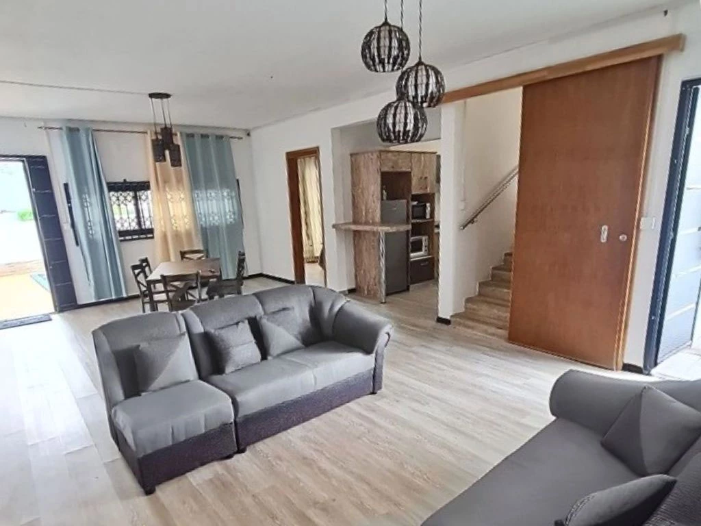 001051-livingroom.webp