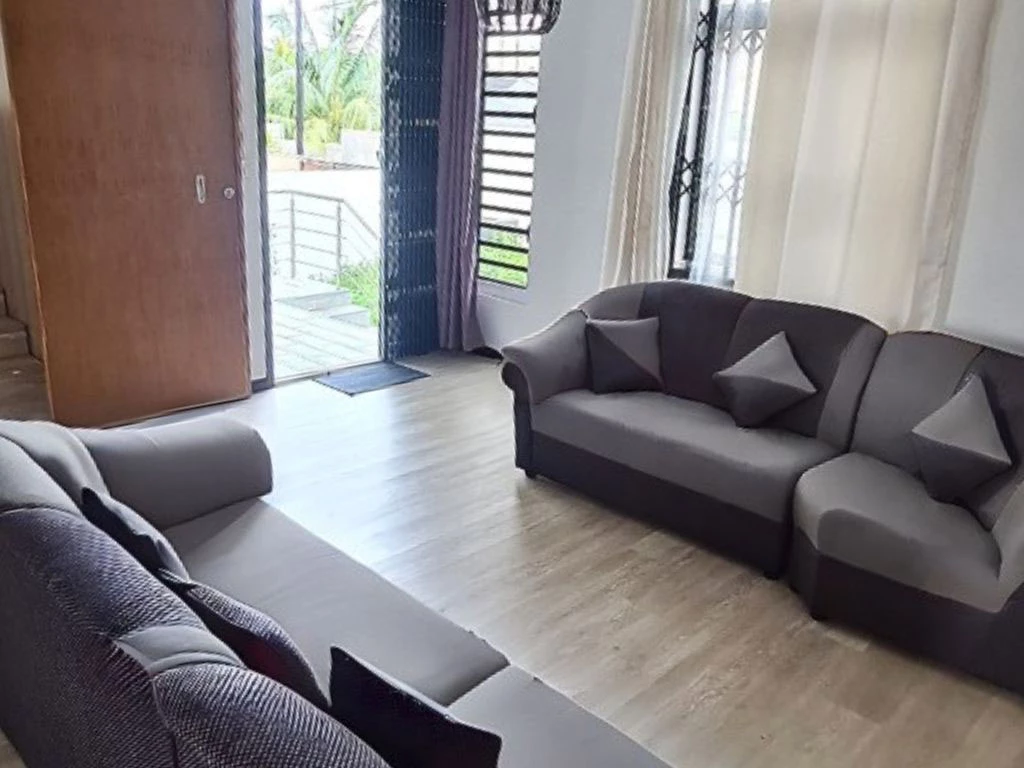 001051-livingroom3.webp
