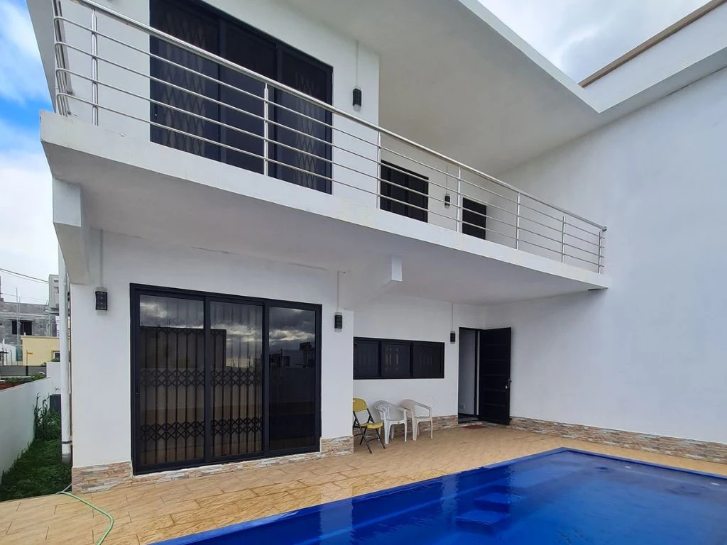 001051-pool.webp
