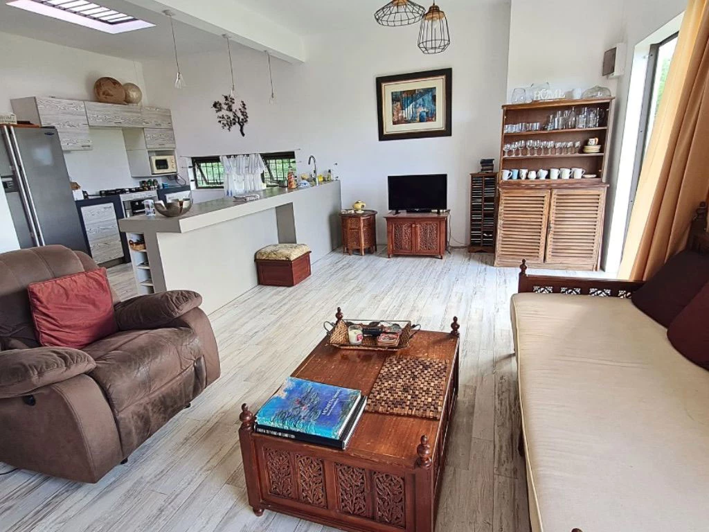 001053-livingroom.webp