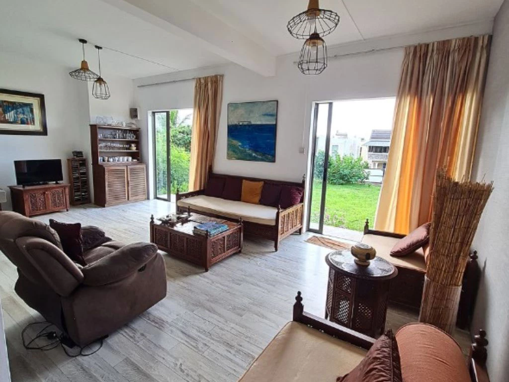 001053-livingroom3.webp