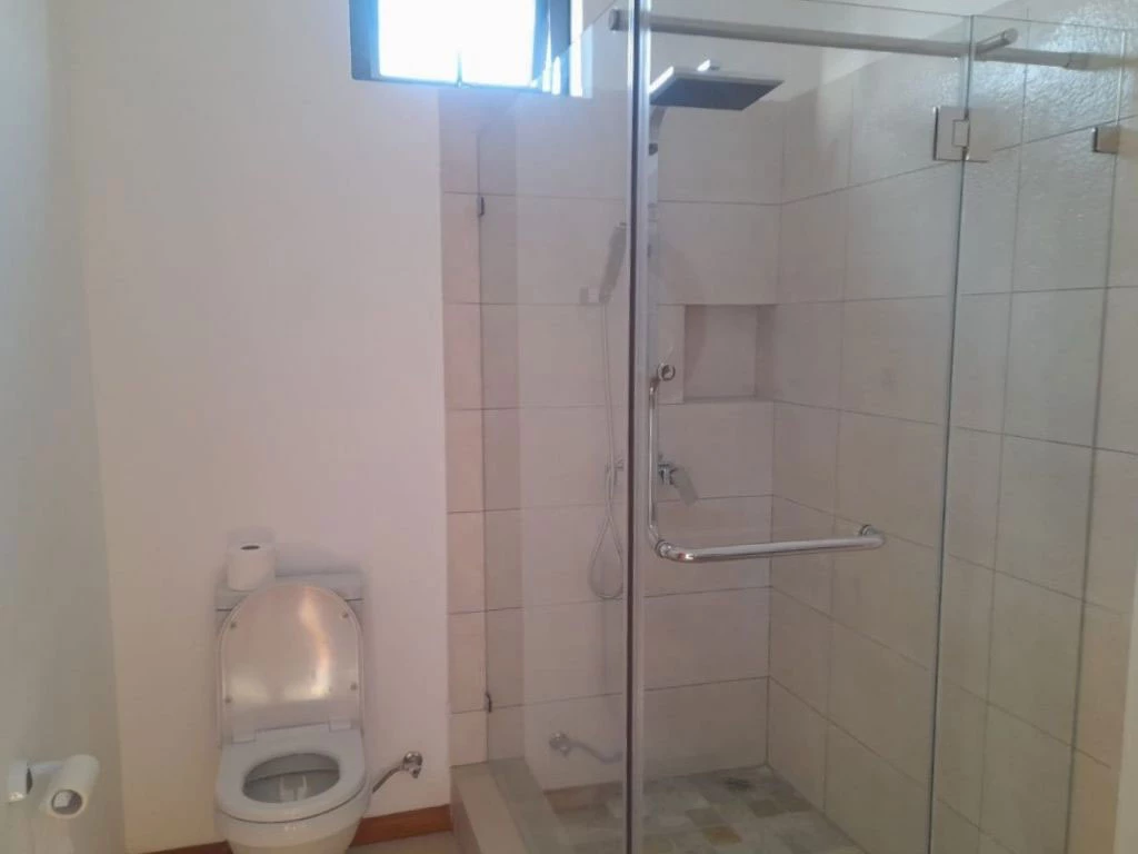 001062-2bathroom.webp