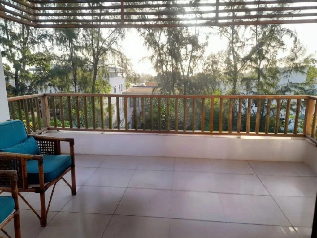 001062-balcony.webp