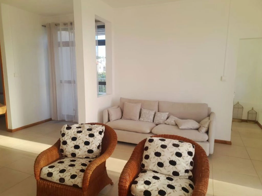 001062-livingroom2.webp