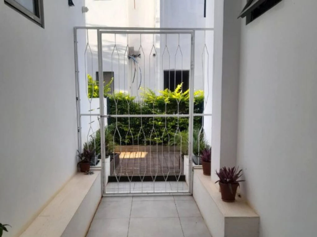 001062-outside2.webp