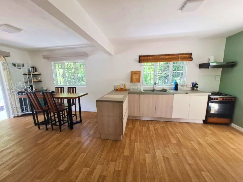 001027-kitchen3.webp