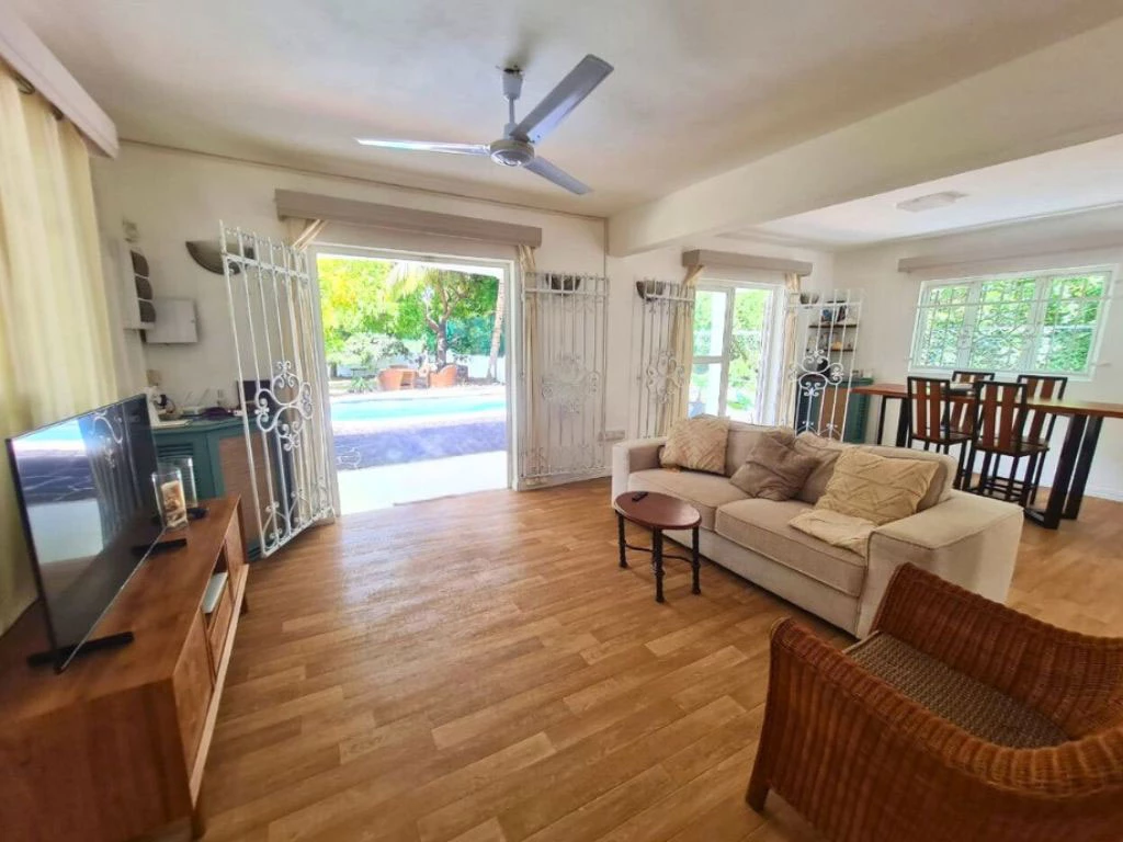 001027-livingroom.webp