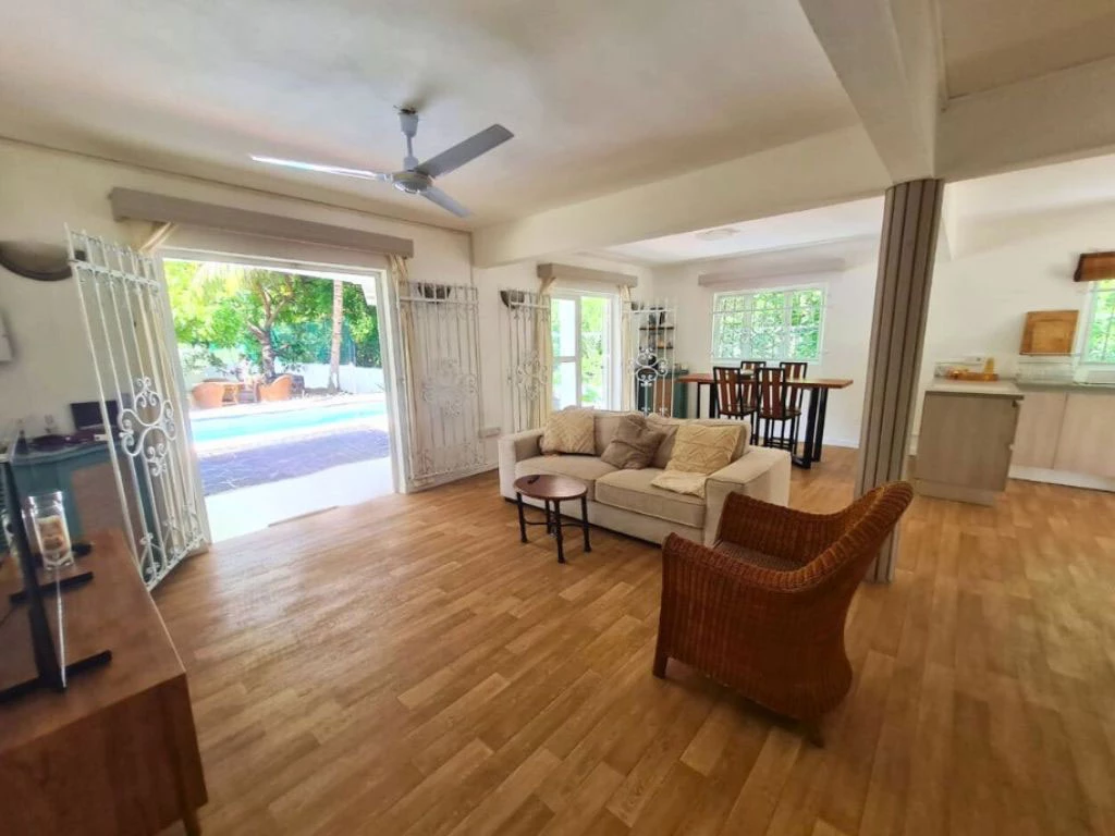 001027-livingroom3.webp