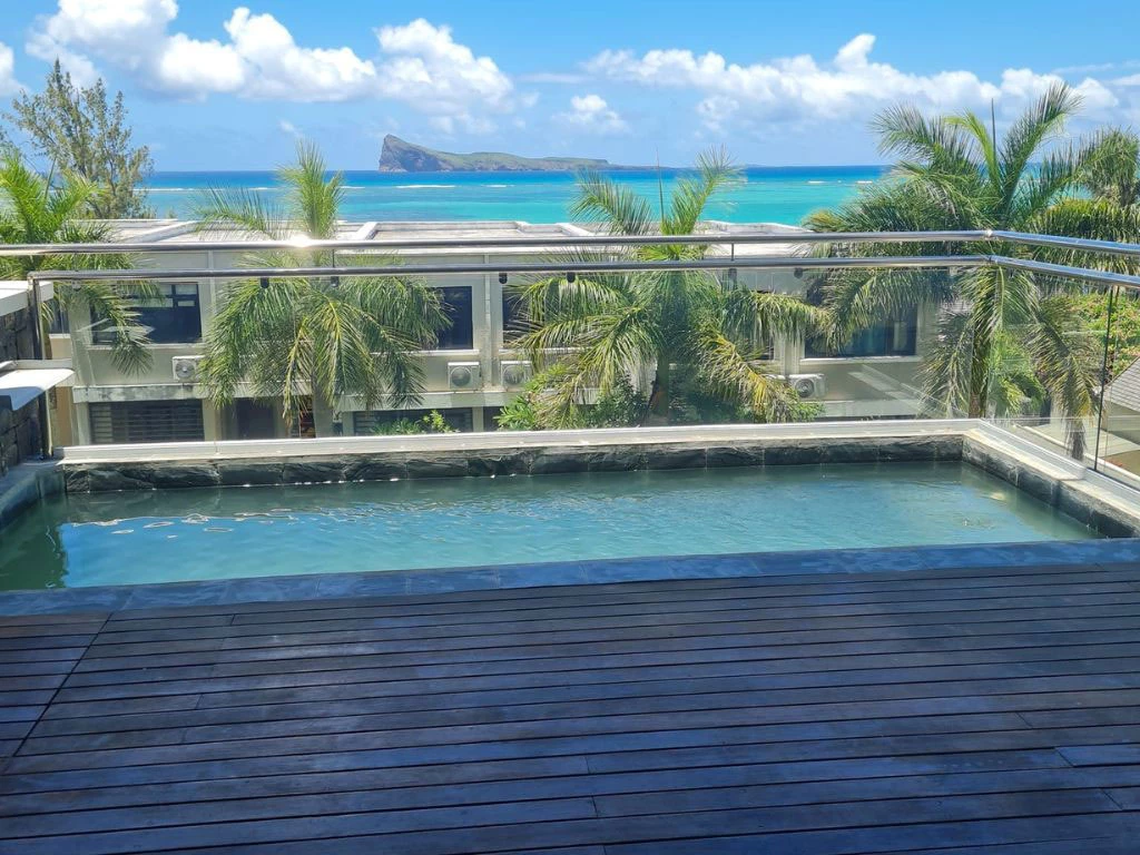 001032-pool.webp
