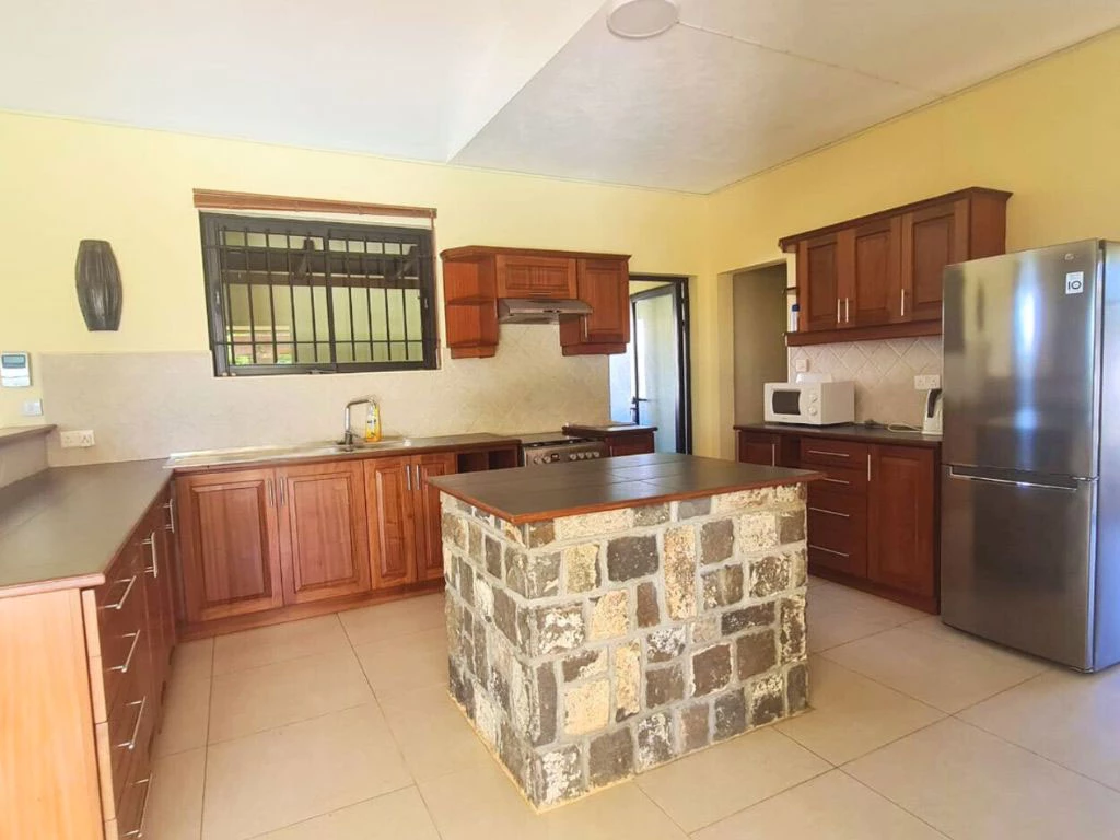 001014-kitchen.webp