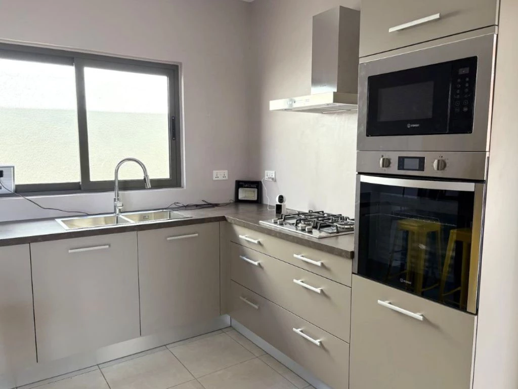 001063-kitchen.webp